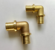 90° brass crimp elbow for PEX pipes